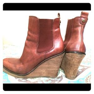 Women’s lucky brand boots size 7